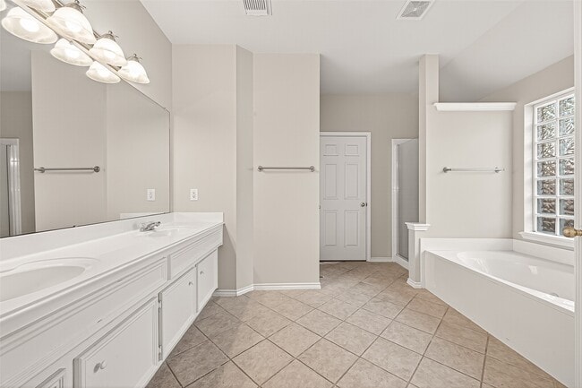 Building Photo - 26414 Suffield Glen Ln