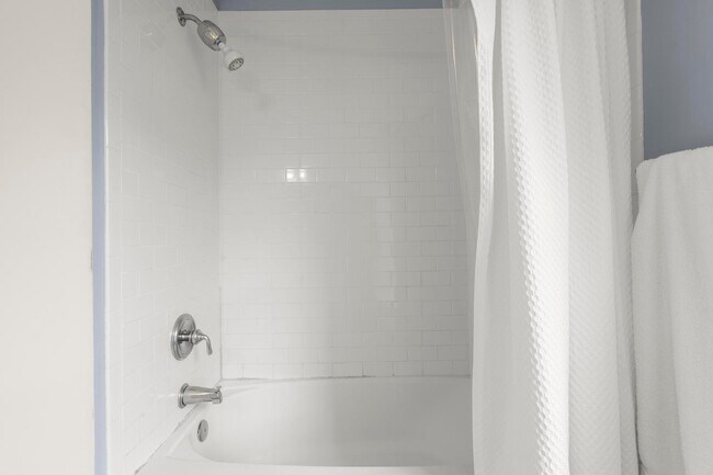 Building Photo - 85 Camp Ave