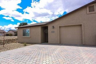 Building Photo - Three Bedroom Duplex