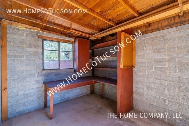 Building Photo - 3949 E 2nd St