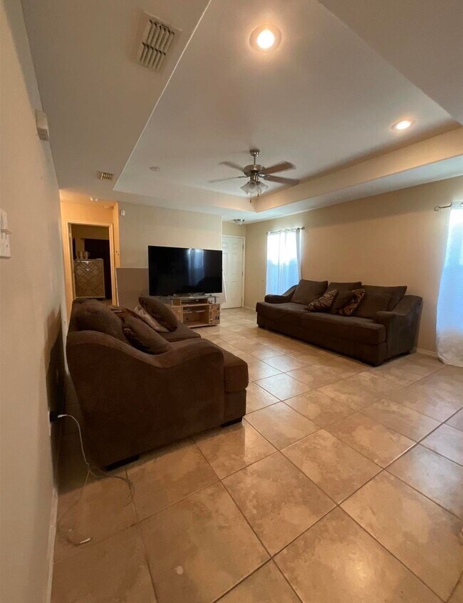 Building Photo - 6104 Monaguillo Dr