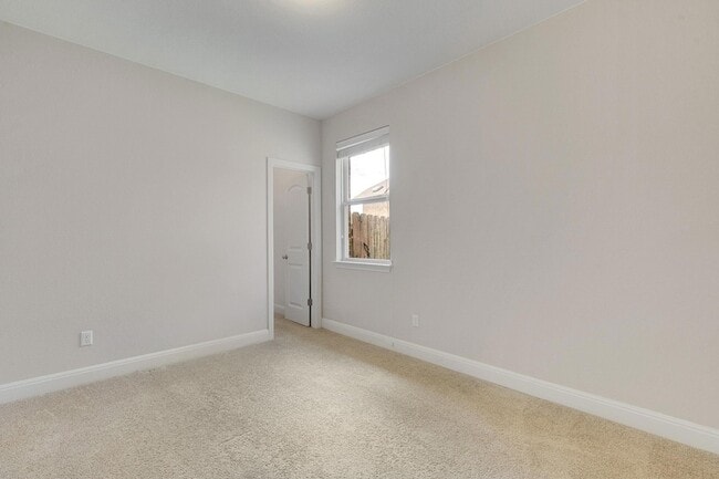 Building Photo - 3215 Honey Peach Way