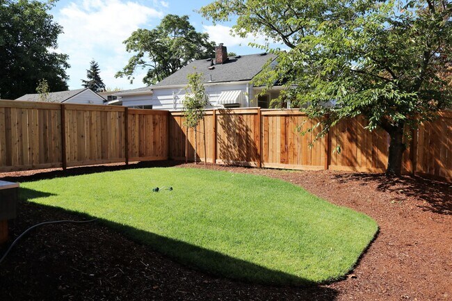 Building Photo - UNIVERSITY PARK Neighborhood Townhome-3bed...