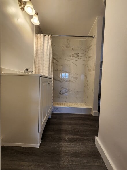 Building Photo - 1400 NE 169th St