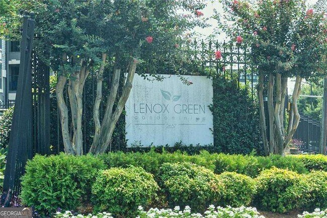 Building Photo - 2657 Lenox Rd NE