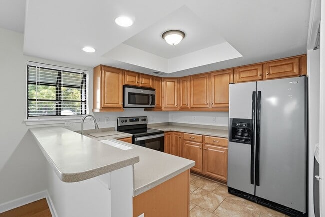 Building Photo - 9221 N Vicksburg Park Ct