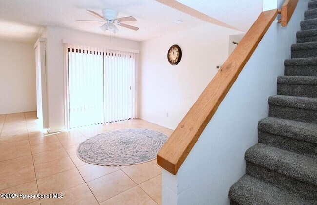 Building Photo - 1011 Abada Ct NE