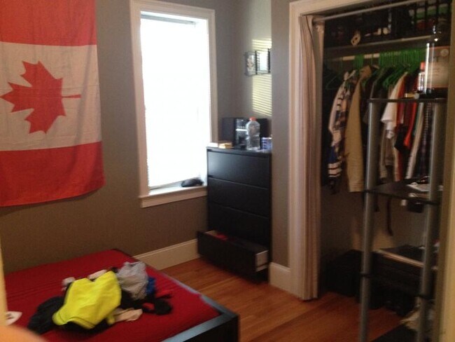 Building Photo - 16 Warwick St