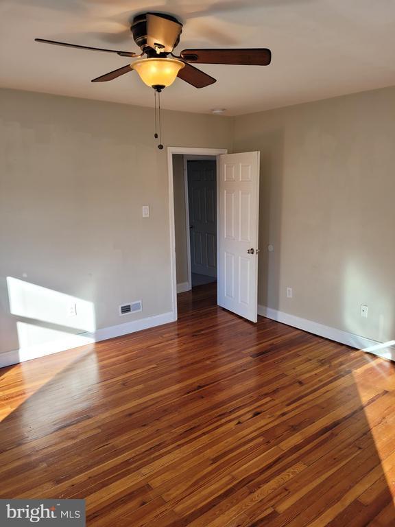 Building Photo - 711 Bridgeboro St