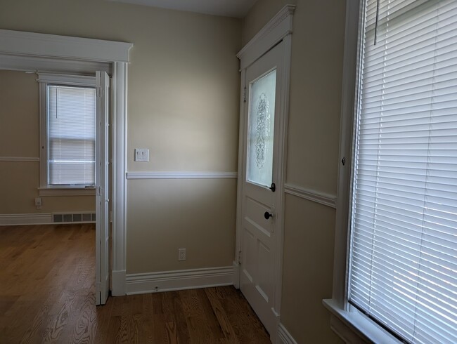 Building Photo - 505 N Ellsworth St