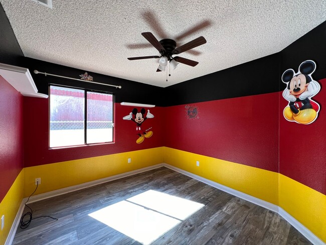Building Photo - 3 Bedroom 2 Bathroom House with Swimming P...