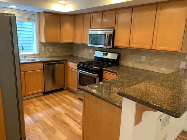 Building Photo - In the heart of Green Lake 3 bed 2.5 bath ...