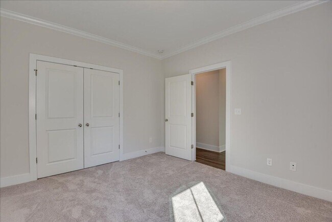 Building Photo - 422 Pump House Rd