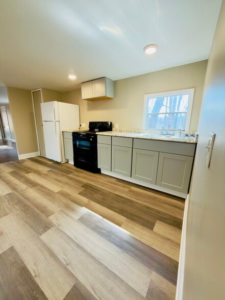 Building Photo - 54 Mountain Crst MHP Dr