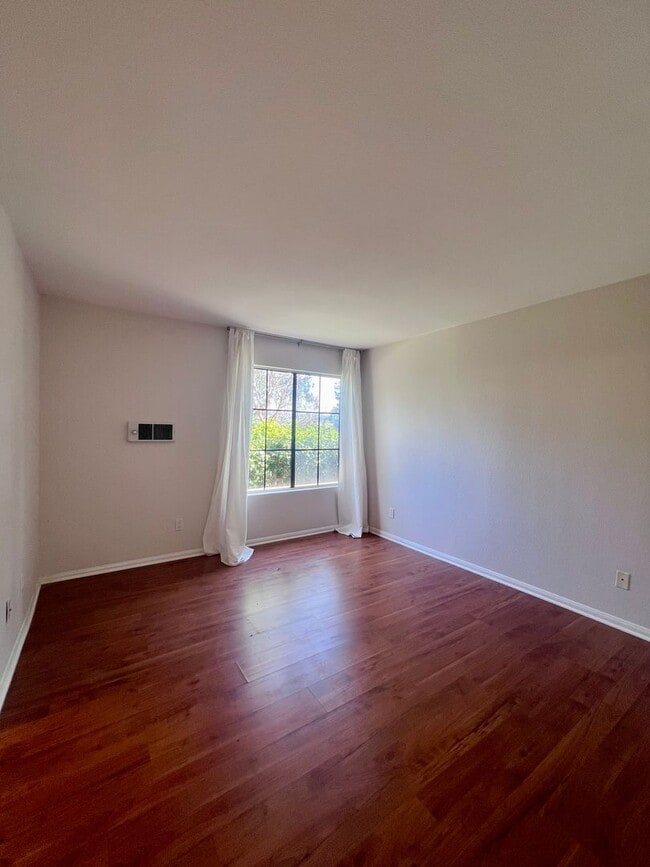 Building Photo - 3877 Pell Pl