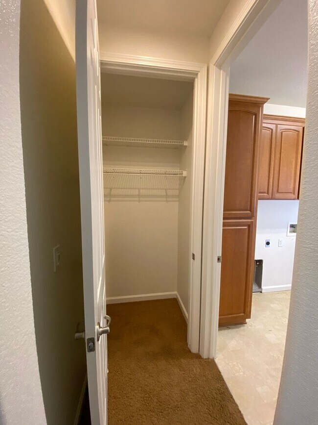 Building Photo - Elegant 2 story home in NW Visalia Coming ...