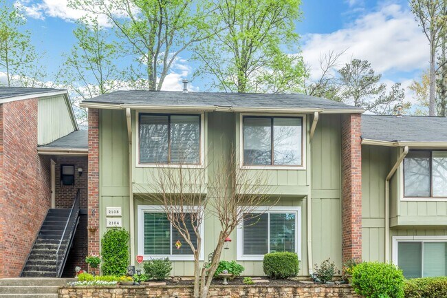 Building Photo - 2106 Palmyra Dr