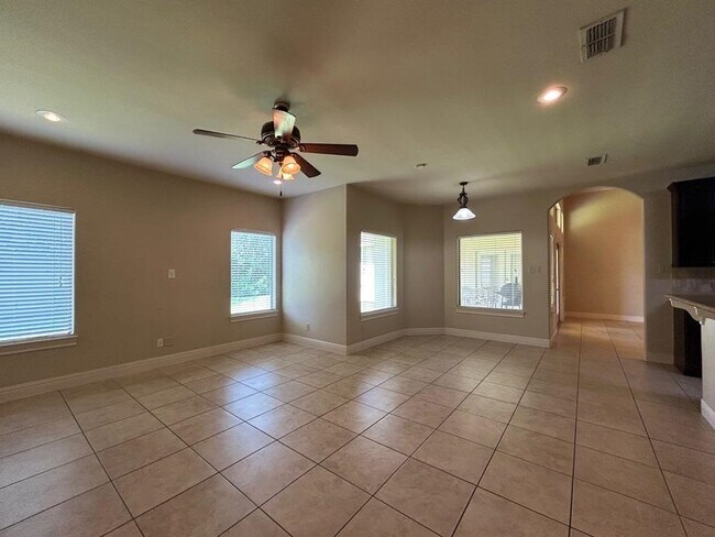 Building Photo - 3335 Hagen Lp