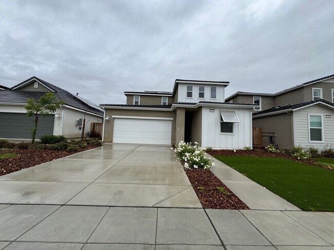 Building Photo - 997 Pioneer Dr W