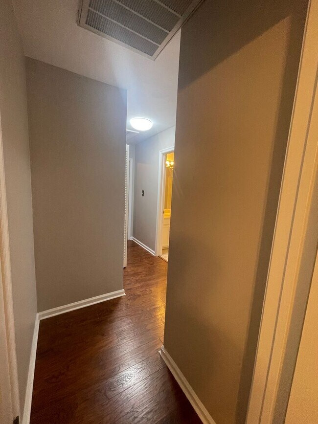 Building Photo - Beautiful home in Riverwalk