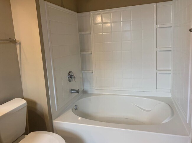 Building Photo - 238 Wind Stone Dr