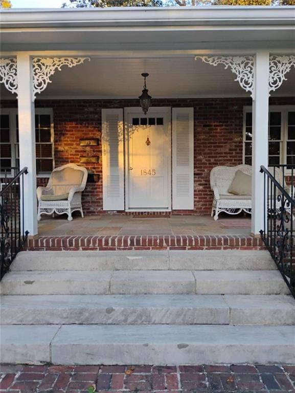 Primary Photo - 1845 Monroe Dr NE
