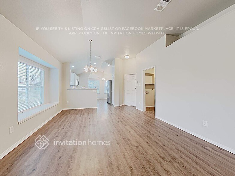 Building Photo - 209 Tanglewood Pl