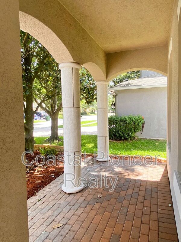 Building Photo - 29832 Cedar Waxwing Dr