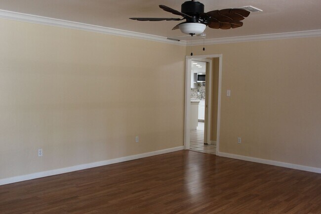 Building Photo - 804 Ferdinand Ct