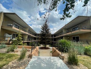 Building Photo - Spacious 1 Bed/1bath close to CU with Reserved Parking