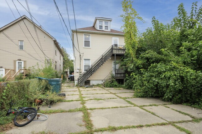 Building Photo - 4224 Lois St
