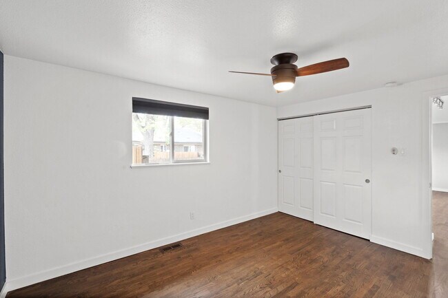 Building Photo - 1814 E 31st Ave