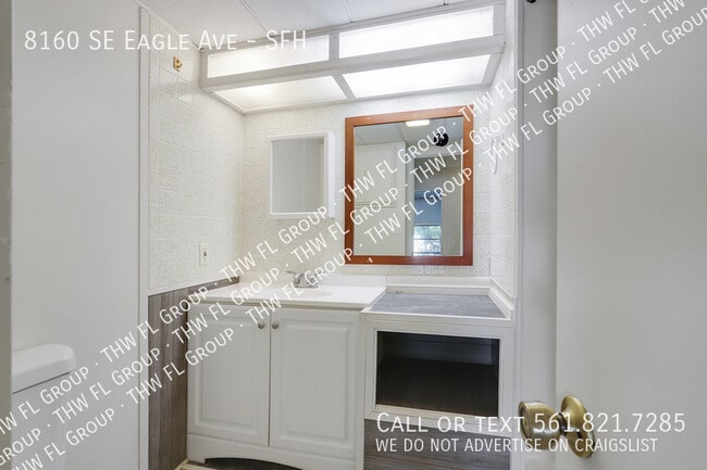 Building Photo - 8160 SE Eagle Ave