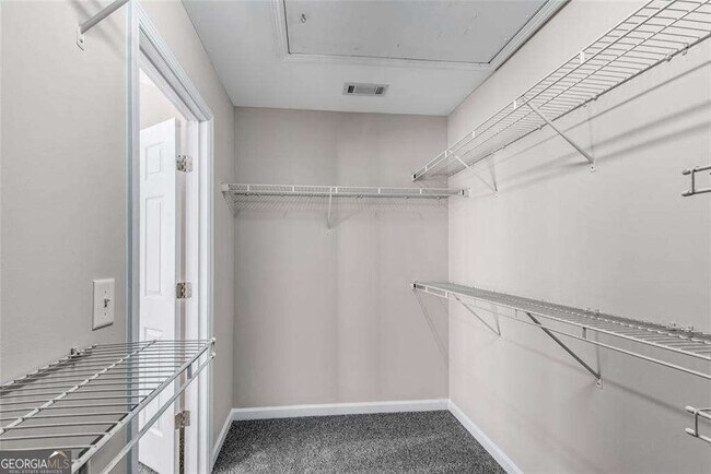 Building Photo - 268 Balaban Cir