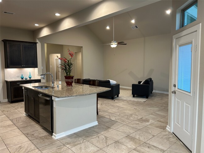 Building Photo - 8426 Bay Orchard Dr