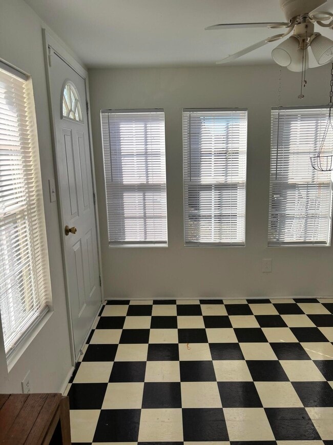 Building Photo - 107 Orange St