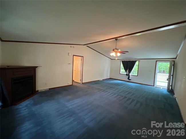 Building Photo - 447 Kemp Rd