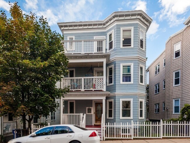 Building Photo - 52 Percival St