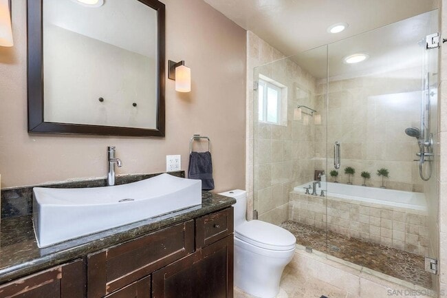 Building Photo - 1166 Agate St