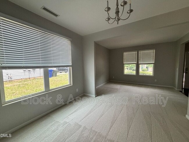 Building Photo - 4 White Spruce Ct