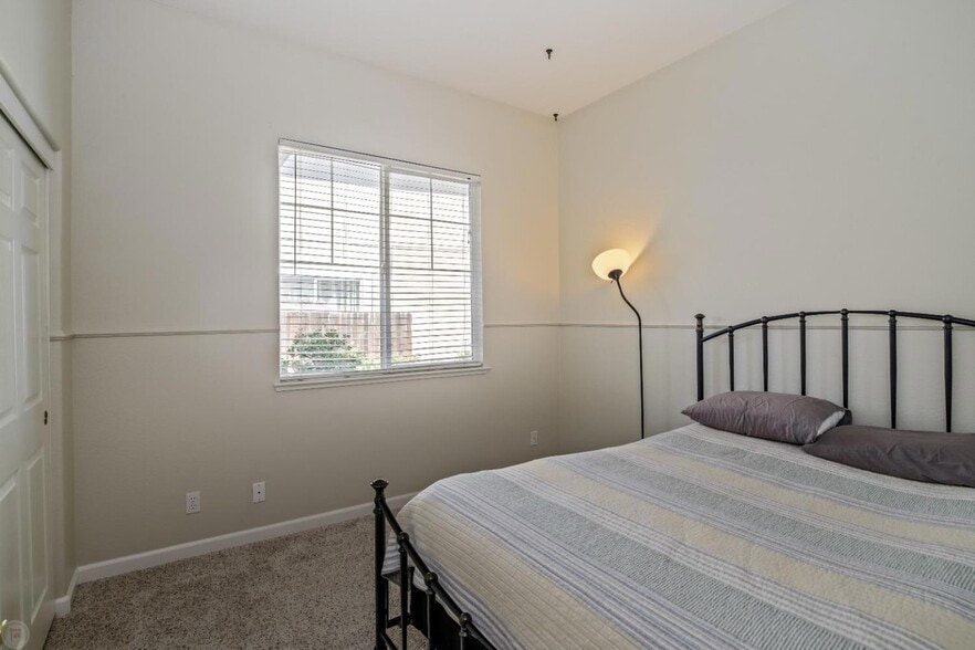 Building Photo - 4287 Windsong Dr