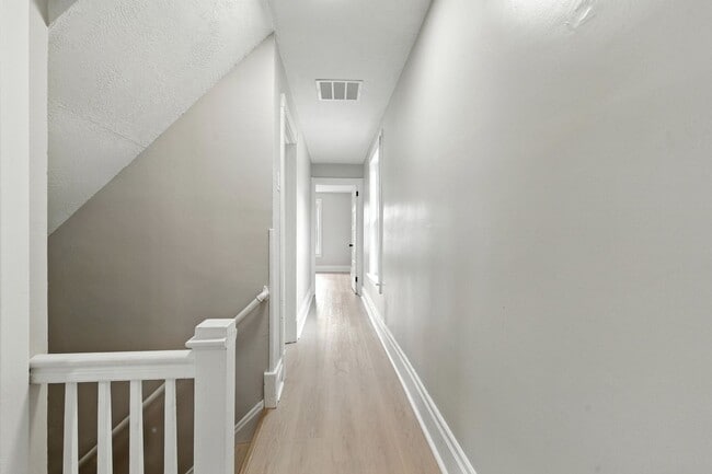 Building Photo - Fully renovated 3 bedroom home in Ambridge...