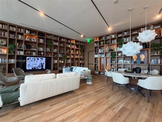 Building Photo - 1400 Biscayne Blvd