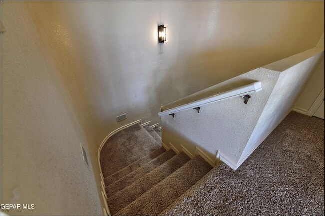 Building Photo - 6732 Pearl Ridge Dr