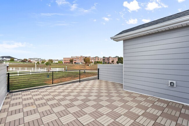 Building Photo - 232 Franklin St