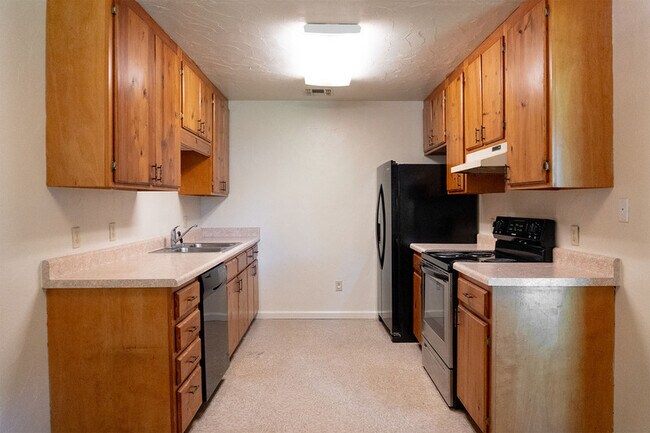 Building Photo - 5806 Bombadil Ct