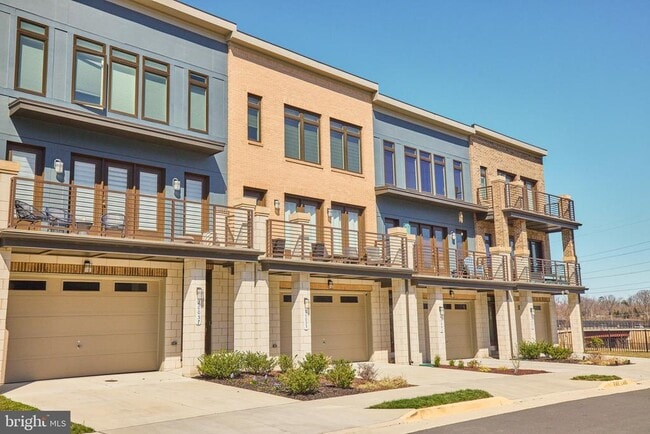 Primary Photo - 20055 Old Line Terrace