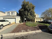 Building Photo - 661 Mockingbird Ln