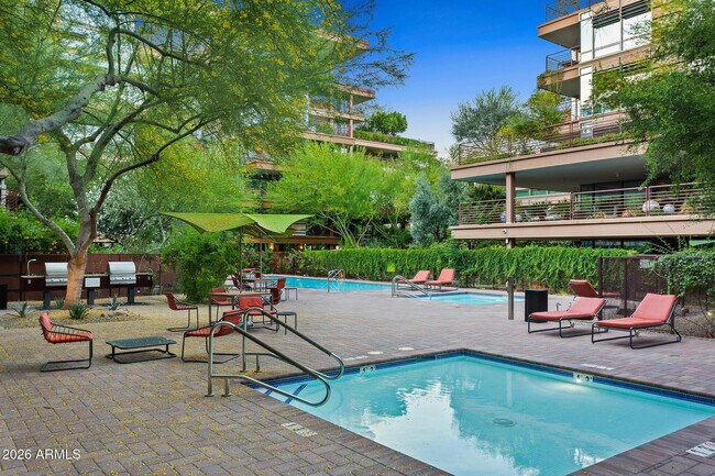Building Photo - 7157 E Rancho Vista Dr