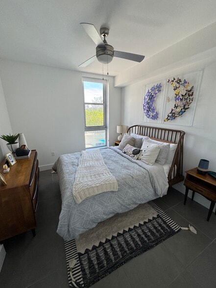 Building Photo - 250 NE 27th St